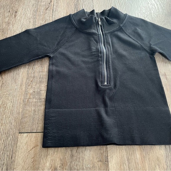 Sweater - Picture 4 of 4